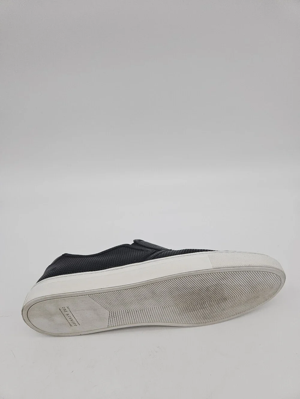 URI MINKOFF Union Leather Slip On Sneaker Loafer Mens Black Sz 12M